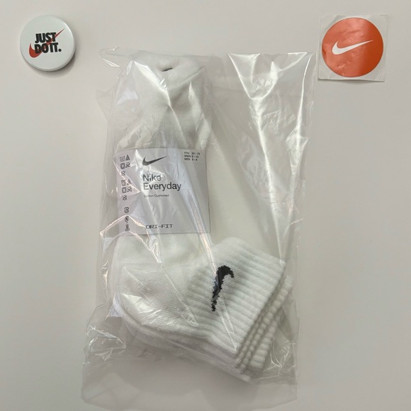 Nike Dri-fit Everyday Cushioned Quarter Cut Ankle socks white 3 pair Pack - Picture 10 of 16